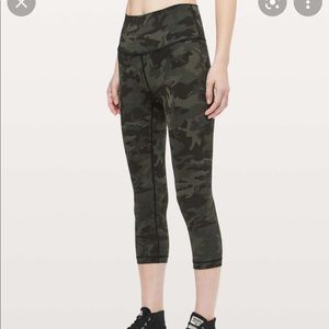 Lululemon wunder under crop